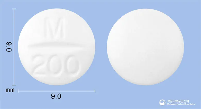 신일트리메부틴말레산염정200밀리그램(수출명 : PERASTINE200mg) 앞뒤 사진 (흰색 원형, 각인 M 200)