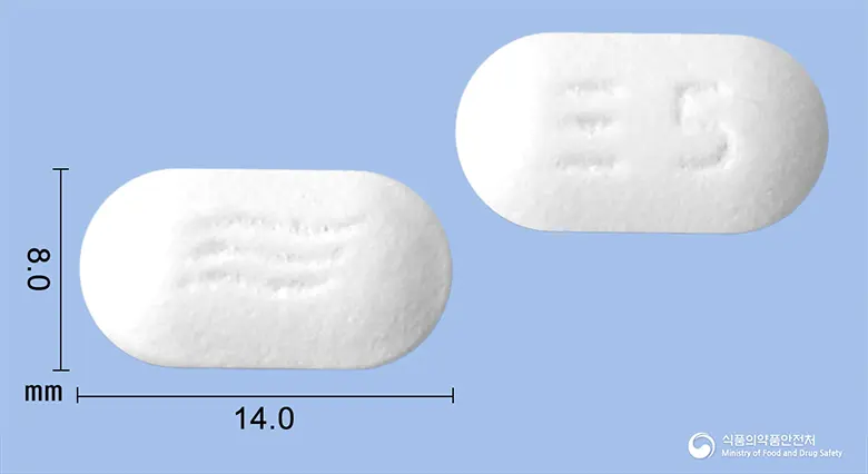 스티라제정(수출명:판레틴정,PANRETINE Tablets,TILASE tab.Keisine Tab.)(수출용) 앞뒤 사진 (흰색 장방형, 각인 5)