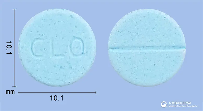 씨크로정(아시클로버) 앞뒤 사진 (파란색 원형, 각인 CLO)