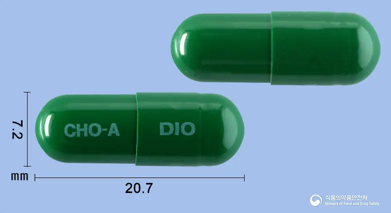 조아디오스민캡슐 앞뒤 사진 (초록색 캡슐, 각인 CHO-A DIO)
