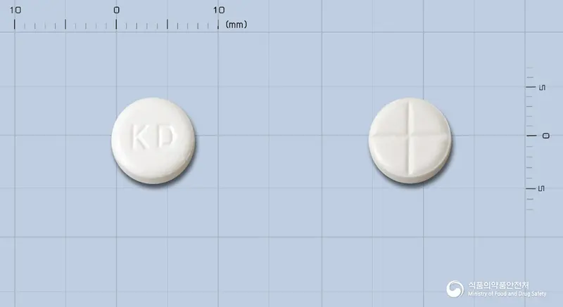 엔프릴정(말레인산에날라프릴) 앞뒤 사진 (흰색 원형, 각인 KD)