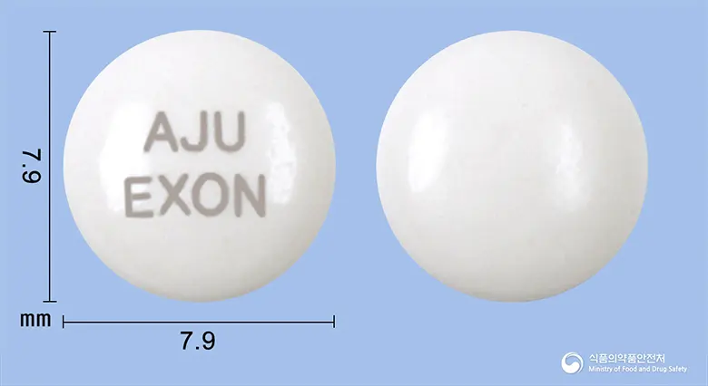 엑손정(에페리손염산염) 앞뒤 사진 (흰색 원형, 각인 AJU EXON)