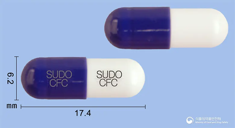 팜젠세파클러캡슐250mg(수출명:수클러캡슐250mg,파시클러캡슐250mg) 앞뒤 사진 (남색 캡슐, 각인 SUDO SUDOCFC CFC)