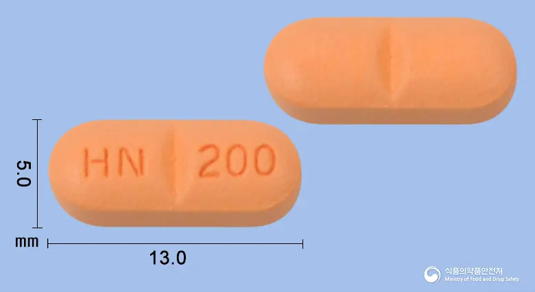 카바민씨알정200밀리그람(카르바마제핀)(수출용) 앞뒤 사진 (주황색 장방형, 각인 HN 200)