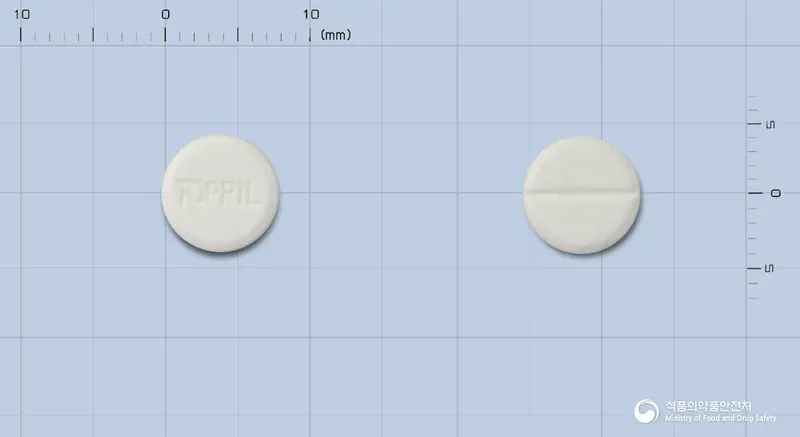 토프릴정50mg(캅토프릴)(수출용) 앞뒤 사진 (흰색 원형, 각인 TOPRIL)