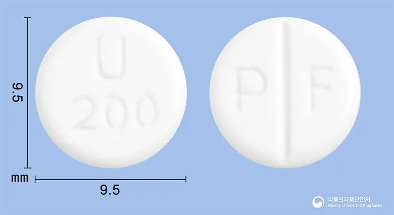 유니필서방정200mg(테오필린) 앞뒤 사진 (흰색 원형, 각인 U200 / P F)