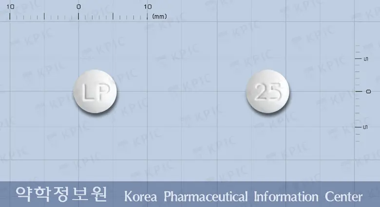 도마틸정(레보설피리드)(수출명:레보가스트린정) 앞뒤 사진 (흰색 원형, 각인 LP / 25)