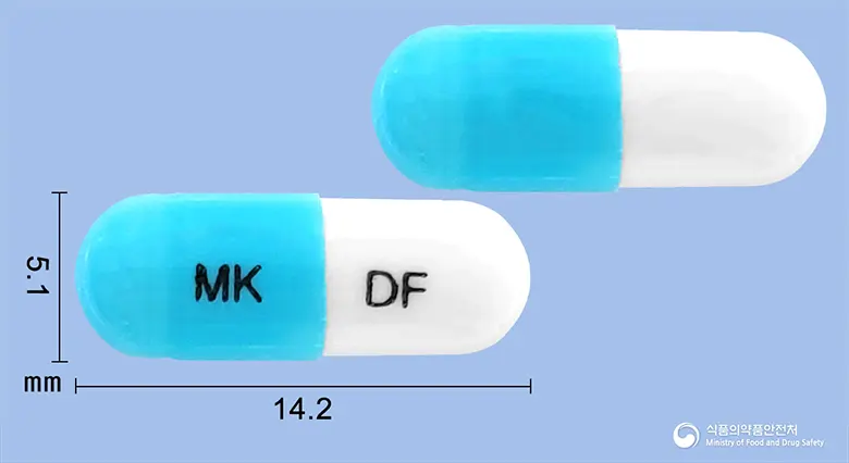 디프나졸캡슐(플루코나졸) 앞뒤 사진 (파란색 캡슐, 각인 MK DF)
