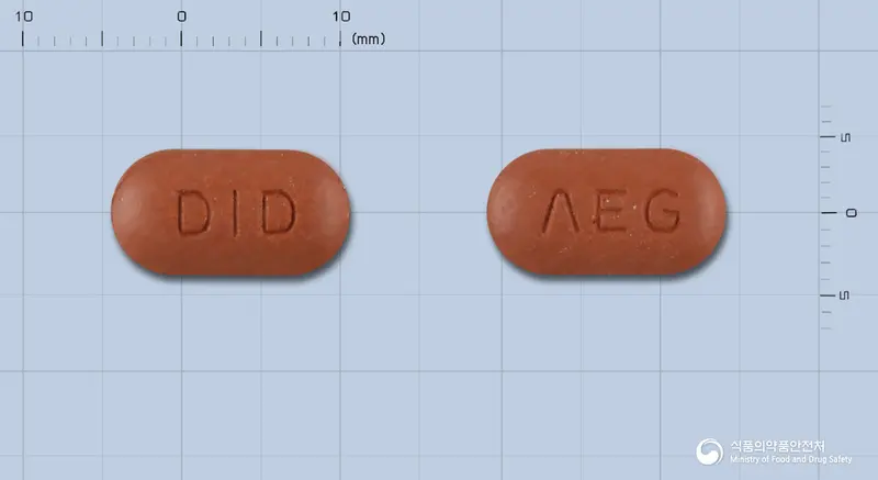 애가펜정 앞뒤 사진 (갈색 장방형, 각인 DID / ΛEG)