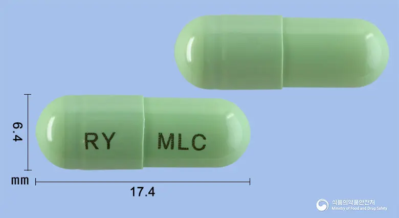메록심캡슐(멜록시캄) 앞뒤 사진 (연두색 캡슐, 각인 RY MLC)