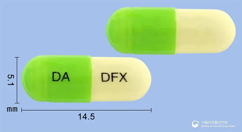 디후렉스캡슐(플루코나졸) 앞뒤 사진 (연두색 캡슐, 각인 DA DFX)