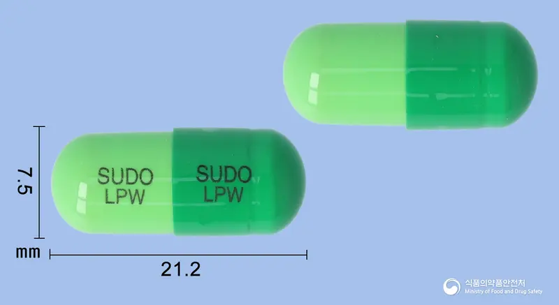 리포웰캡슐 앞뒤 사진 (초록색 캡슐, 각인 SUDO SUDOLPW LPW)