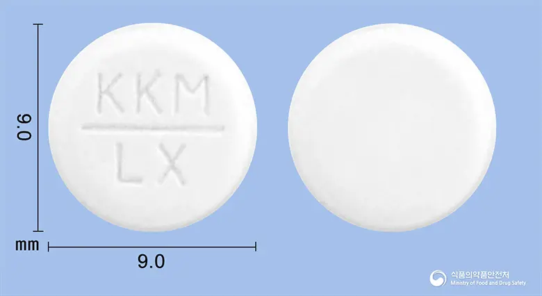 제뉴원록소프로펜나트륨정(록소프로펜나트륨수화물) 앞뒤 사진 (흰색 원형, 각인 KKM LX)