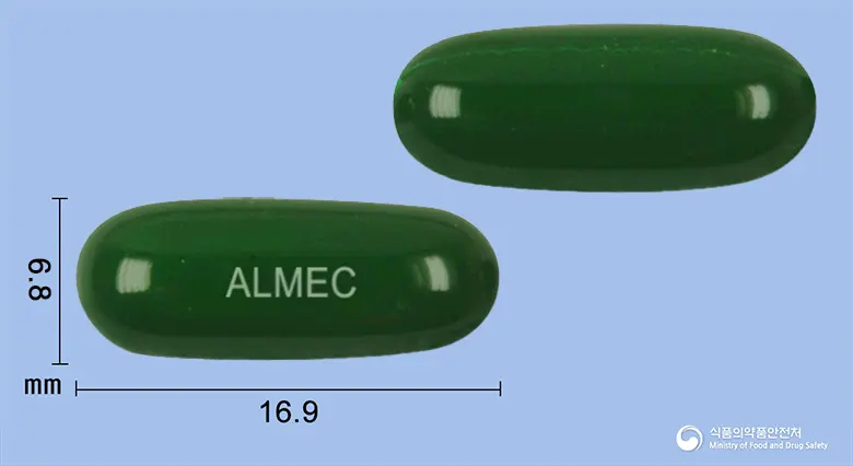 알메론연질캡슐 앞뒤 사진 (초록색 캡슐, 각인 ALMEC)