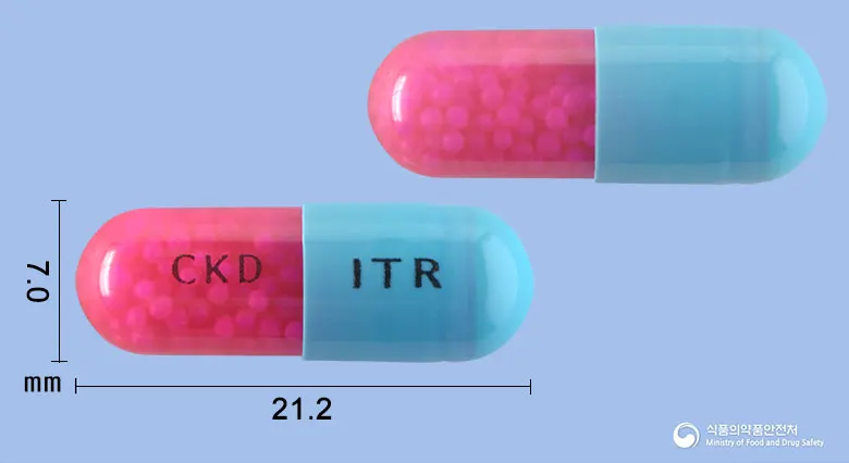 이펙트라캡슐(이트라코나졸) 앞뒤 사진 (파란색 캡슐, 각인 CKD ITR)