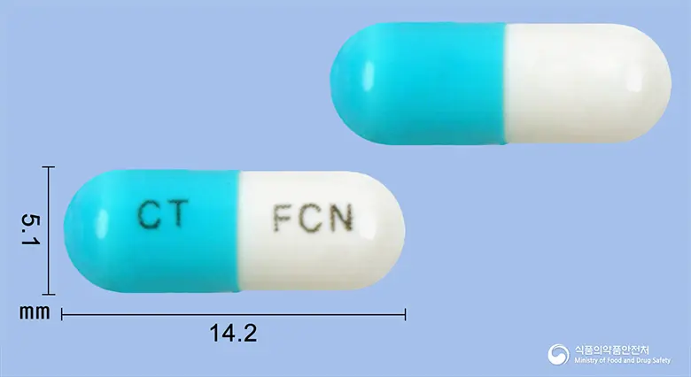 씨플루코캡슐(플루코나졸) 앞뒤 사진 (파란색 캡슐, 각인 CT FCN)