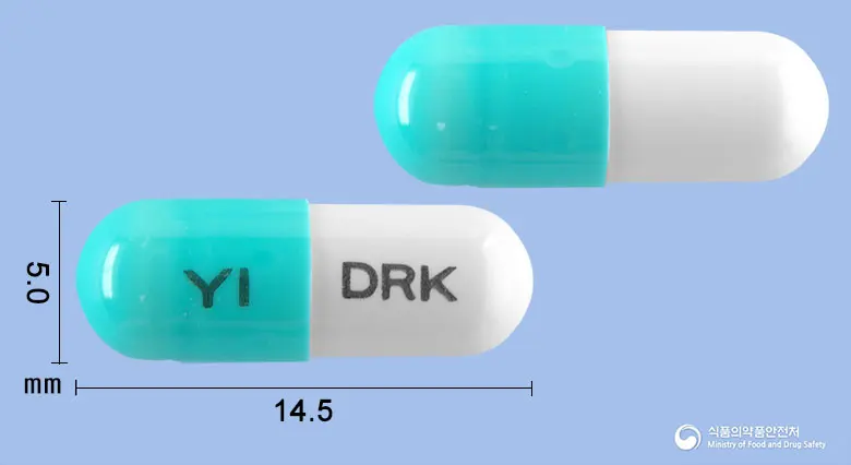 디로칸캡슐50밀리그램(플루코나졸) 앞뒤 사진 (파란색 캡슐, 각인 YI DRK)