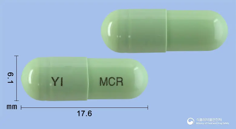 메카론캡슐(멜록시캄) 앞뒤 사진 (초록색 캡슐, 각인 YI MCR)