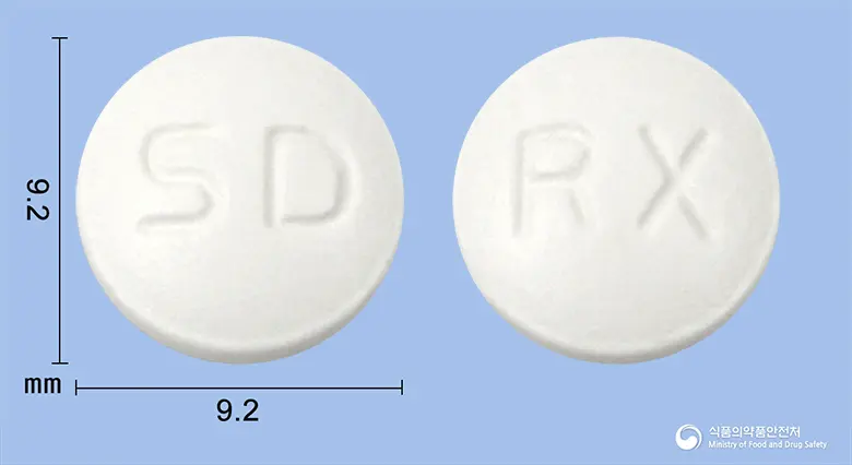 록스탑정(록시트로마이신) 앞뒤 사진 (흰색 원형, 각인 SD / RX)