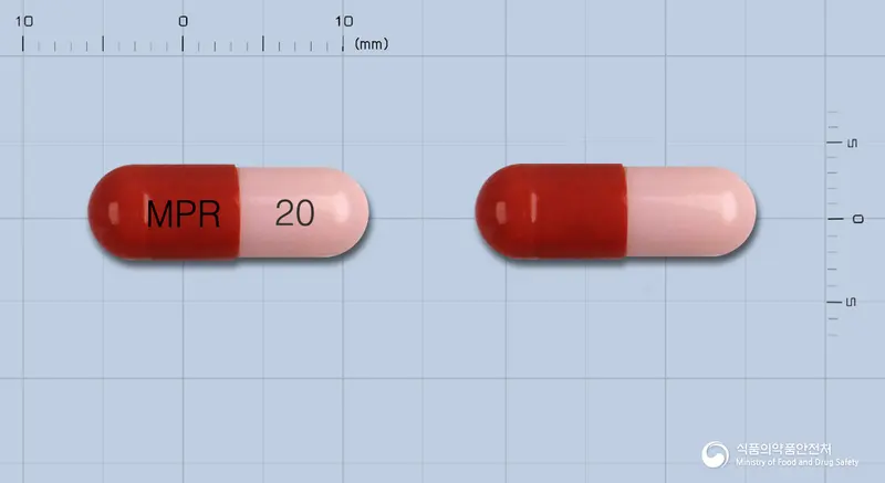 메프라졸캡슐(오메프라졸) 앞뒤 사진 (빨간색 캡슐, 각인 MPR 20)