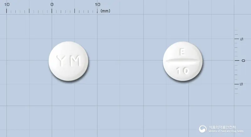 에이프릴정(말레인산에날라프릴) 앞뒤 사진 (흰색 원형, 각인 YM / E 10)