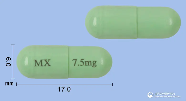멜콕시캡슐(멜록시캄) 앞뒤 사진 (초록색 캡슐, 각인 MX 7.5mg)