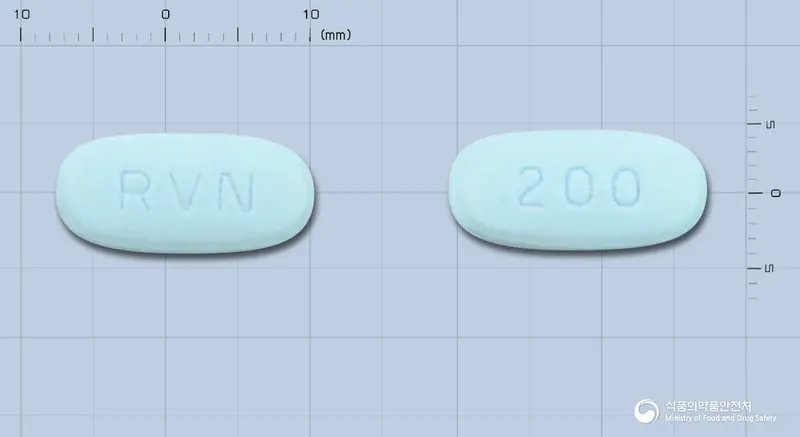 레바넥스정200밀리그램(레바프라잔염산염) 앞뒤 사진 (파란색 타원형, 각인 RVN / 200)