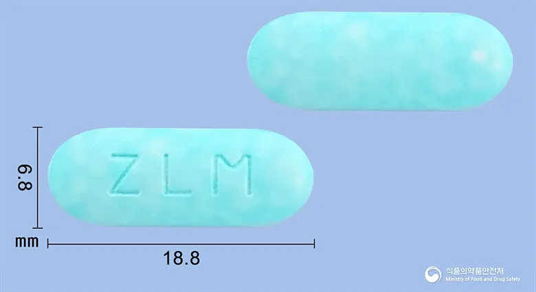 졸리민정 앞뒤 사진 (파란색 장방형, 각인 ZLM)