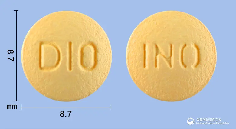 에이페질정10밀리그램(도네페질염산염수화물) 앞뒤 사진 (노란색 원형, 각인 D10 / INO)