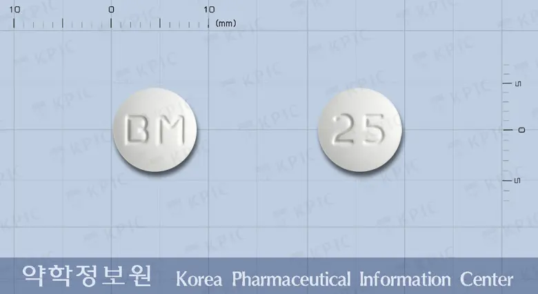 노이탐정(수출명: Verapamil Tab., VENFANXI TAB.) 앞뒤 사진 (흰색 원형, 각인 BM / 25)