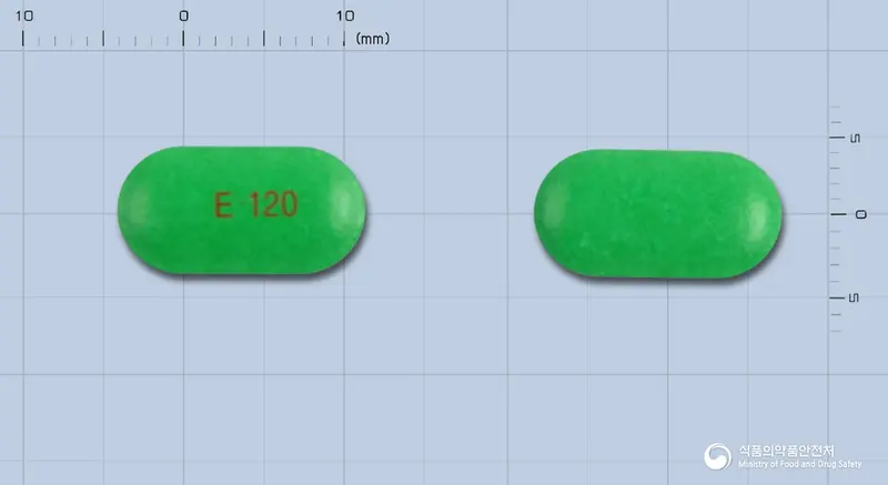은록정120mg(은행엽엑스) 앞뒤 사진 (초록색 장방형, 각인 E 120)