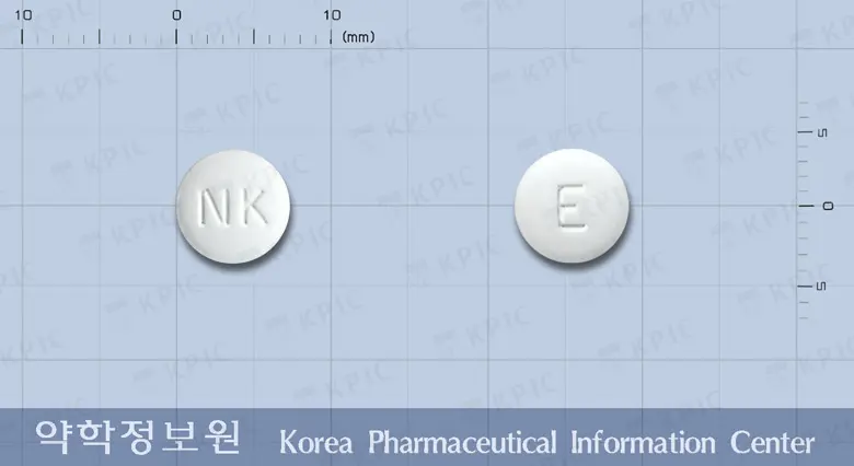 에페론정(에페리손염산염) 앞뒤 사진 (흰색 원형, 각인 NK / E)