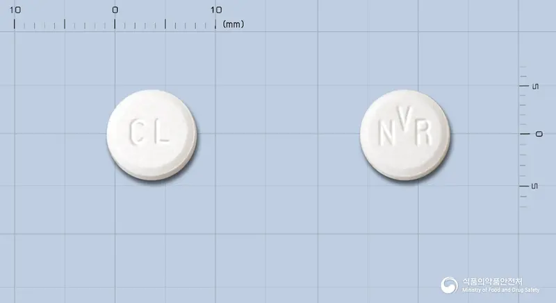 써티칸정0.75밀리그램(에베로리무스) 앞뒤 사진 (흰색 원형, 각인 CL / NVR)