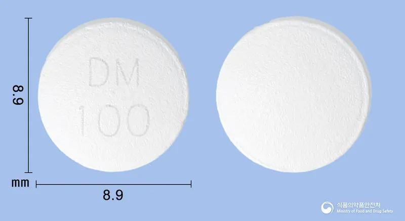 안티그라정100밀리그램(사르포그렐레이트염산염) 앞뒤 사진 (흰색 원형, 각인 DM100)