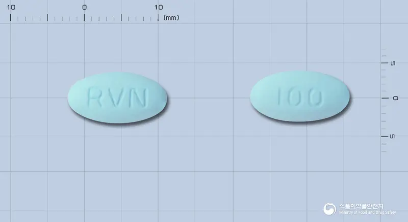 레바넥스정100밀리그램(레바프라잔염산염) 앞뒤 사진 (파란색 타원형, 각인 RVN / 100)