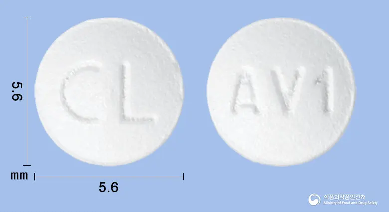 토바스틴정(아토르바스타틴칼슘삼수화물) 앞뒤 사진 (흰색 원형, 각인 CL / AV1)