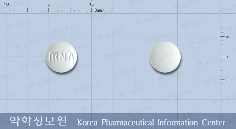 코다나정 앞뒤 사진 (흰색 원형, 각인 NΛ)