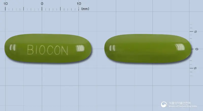 바이오콘연질캡슐 앞뒤 사진 (초록색 캡슐, 각인 BIOCON)