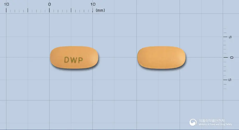 대원리세드론산정35밀리그램(리세드론산나트륨2.5수화물) 앞뒤 사진 (주황색 타원형, 각인 DWP)