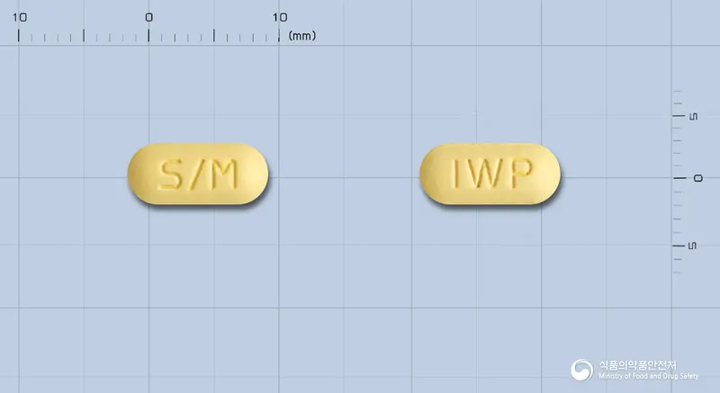 유로셋세미정 앞뒤 사진 (노란색 장방형, 각인 S/M / IWP)