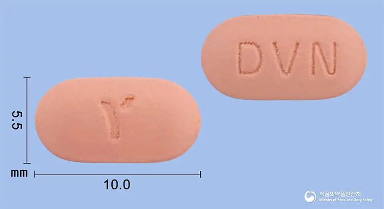 듀오탄정80/12.5mg 앞뒤 사진 (분홍색 타원형, 각인 DVN)