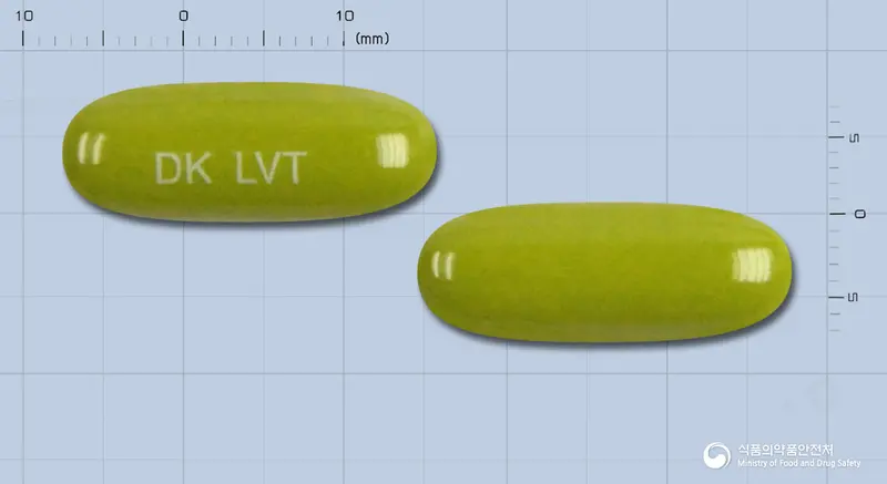 리바톤연질캡슐 앞뒤 사진 (연두색 캡슐, 각인 DK LVT)