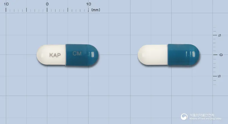 부트라민캡슐12.55mg(시부트라민) 앞뒤 사진 (파란색 캡슐, 각인 KAP CM)