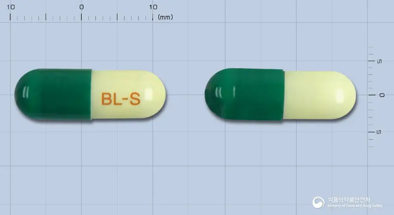 브레롤에스캡슐 앞뒤 사진 (초록색 캡슐, 각인 BL-S)