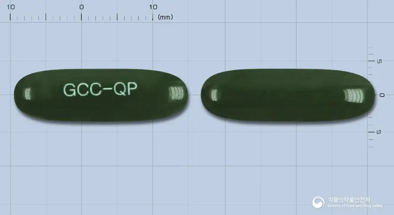 큐엔타민플러스연질캡슐 앞뒤 사진 (초록색 캡슐, 각인 GCC-QP)