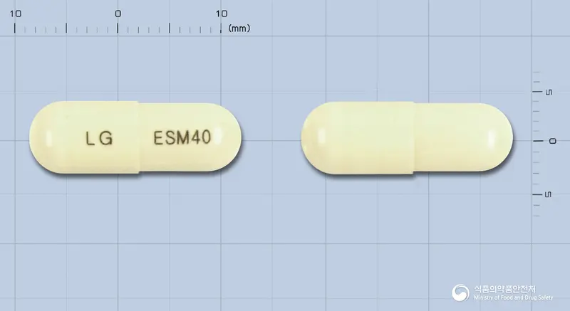 넥사졸캡슐40밀리그램(에스오메프라졸) 앞뒤 사진 (노란색 캡슐, 각인 LG ESM40)
