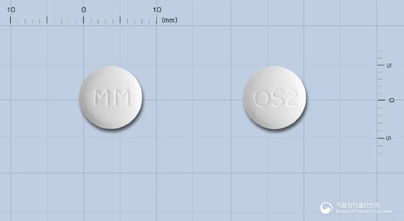 올메산정20밀리그램(올메사탄메독소밀) 앞뒤 사진 (흰색 원형, 각인 MM / OS2)