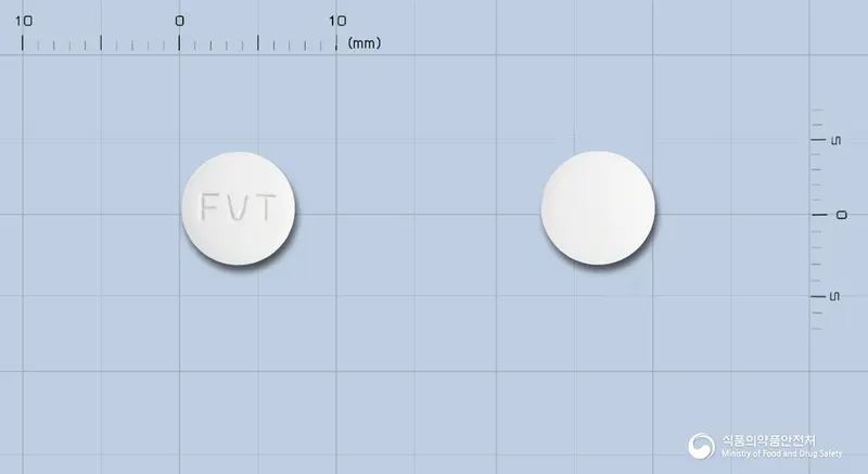 플리바스정25mg(나프토피딜) 앞뒤 사진 (흰색 원형, 각인 FVT)