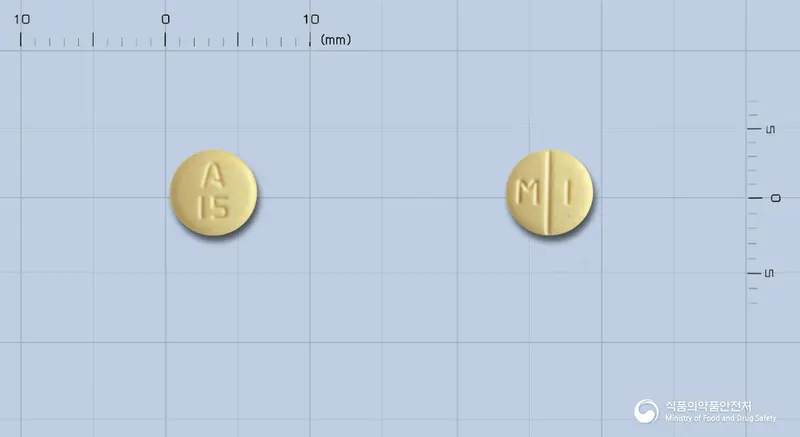 레피졸정15밀리그램(아리피프라졸) 앞뒤 사진 (노란색 원형, 각인 A15 / M I)