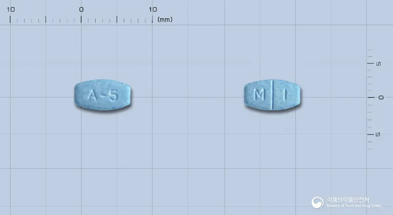레피졸정5밀리그램(아리피프라졸) 앞뒤 사진 (파란색 타원형, 각인 A-5 / M I)
